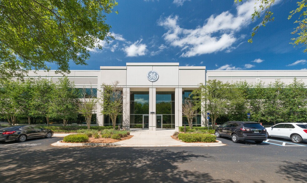 12854 Kenan Dr, Jacksonville, FL à vendre - Photo de l’immeuble – Image 2 sur 7