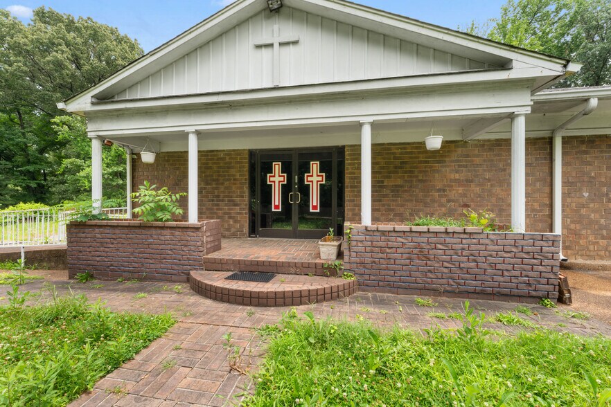 2465 Millbrook Ave, Memphis, TN à vendre - Photo de l’immeuble – Image 2 sur 10