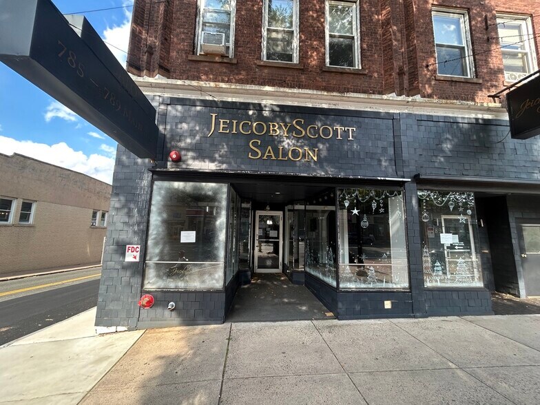 785-795 Main St, Manchester, CT à louer - Photo de l’immeuble – Image 3 sur 17