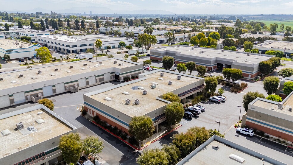 1937 Goodyear Ave, Ventura, CA à louer - Photo de l’immeuble – Image 2 sur 32