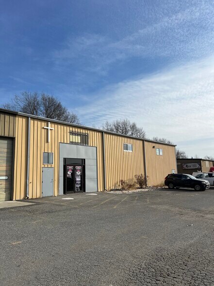 677 Dawson Dr, Newark, DE à louer - Photo de l’immeuble – Image 2 sur 7