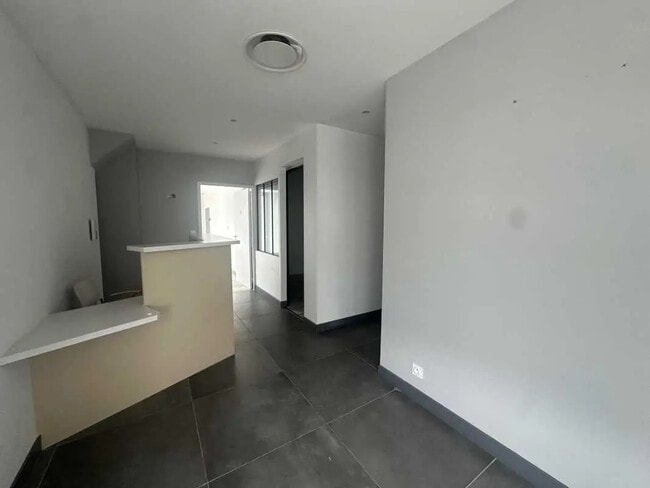 Plus de détails pour Local commercial à louer