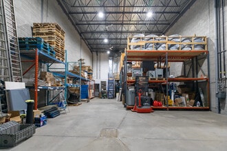 4273-4345 Des Laurentides (A-15) Desste E, Laval, QC à louer Photo intérieure– Image 2 sur 8