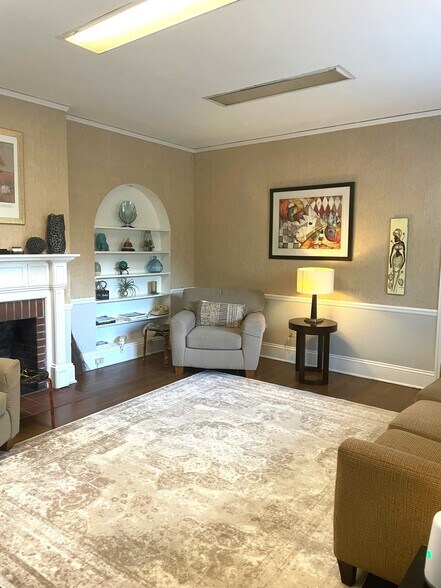 219 E 5th Ave, Tallahassee, FL à louer - Photo de l’immeuble – Image 3 sur 7