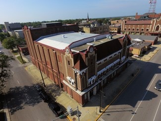 Plus de détails pour 727 Ohio St, Terre Haute, IN - Sports et loisirs à vendre