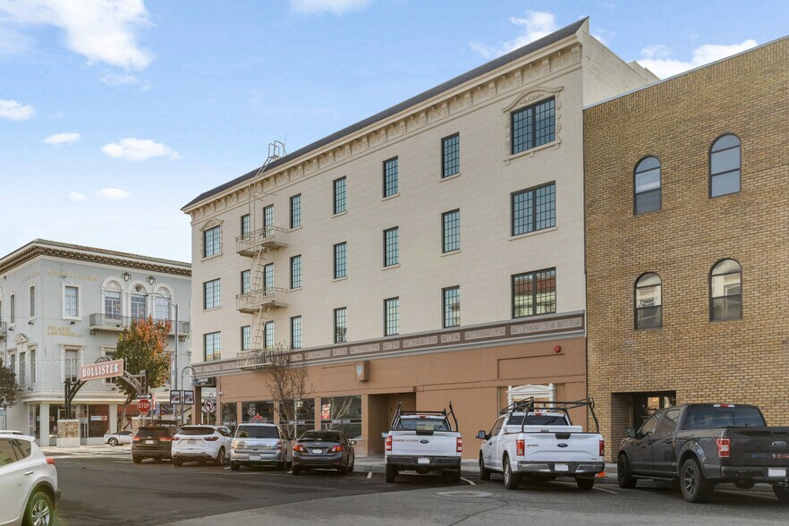 500 San Benito St, Hollister, CA à vendre - Photo de l’immeuble – Image 3 sur 45