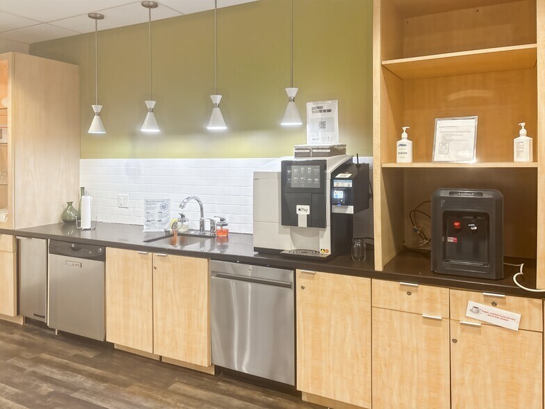 411 Theodore Fremd Ave, Rye, NY à louer - Photo intérieure – Image 2 sur 12