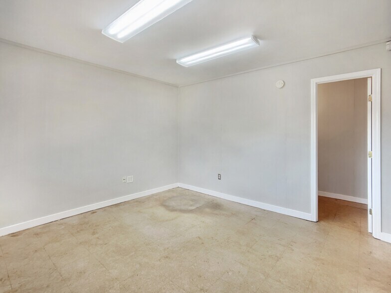 2565 Halls Mill Rd, Mobile, AL à louer - Photo de l’immeuble – Image 3 sur 16