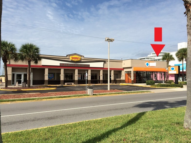 2705 N Atlantic Ave, Daytona Beach, FL à louer - Photo de l’immeuble – Image 1 sur 12