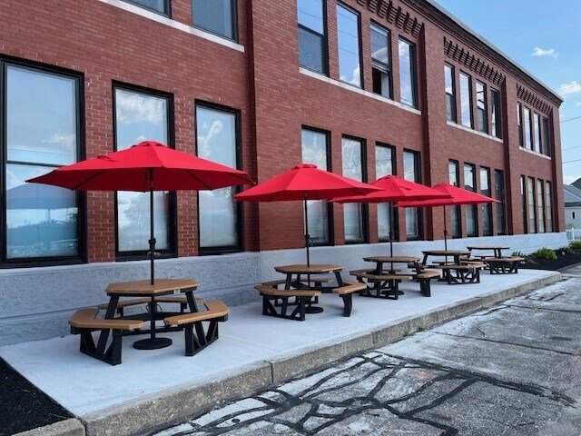 95 Grand Ave, Pawtucket, RI à louer - Photo de l’immeuble – Image 2 sur 29