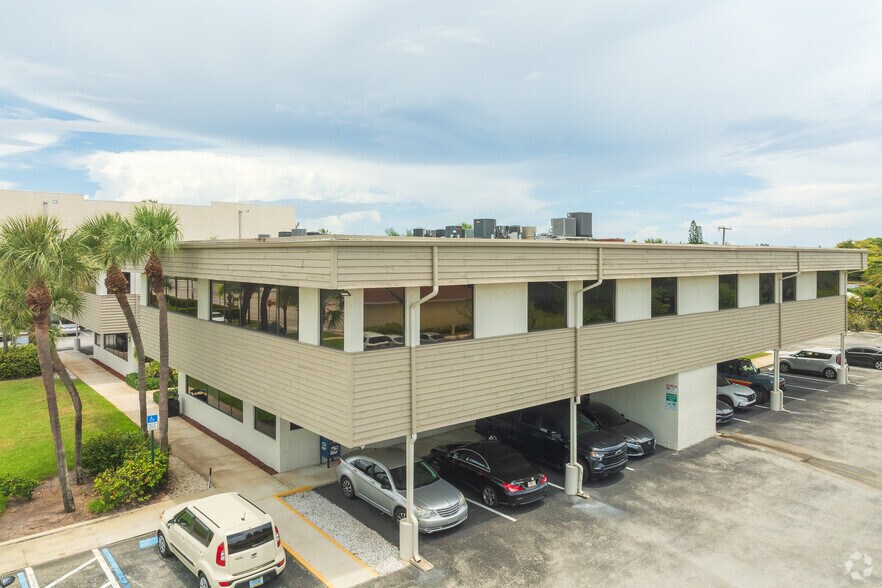 2112 S Congress Ave, West Palm Beach, FL à louer - Photo de l’immeuble – Image 3 sur 4