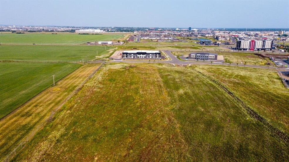 11802 104 Ave, Grande Prairie, AB à vendre - Photo principale – Image 2 sur 2