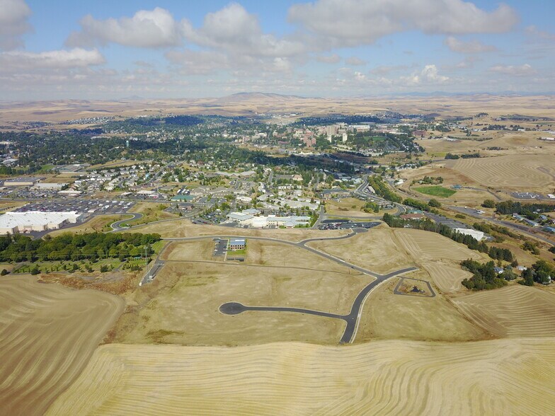 2035 SE Grande Ronde Ct, Pullman, WA à vendre - Photo de l’immeuble – Image 3 sur 6