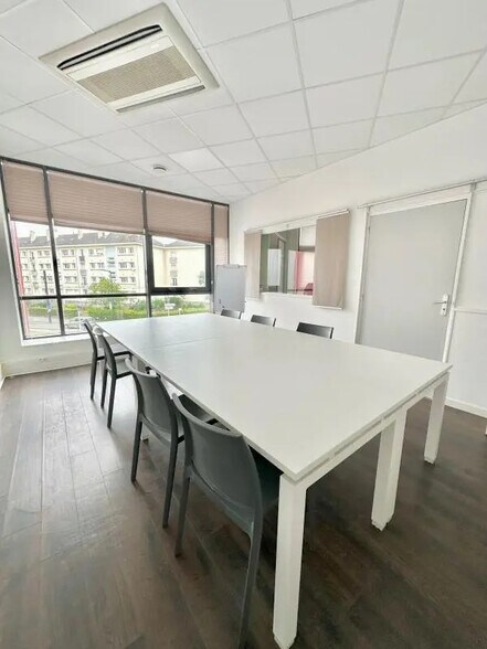 Local commercial dans Angers à vendre - Photo de l’immeuble – Image 2 sur 6