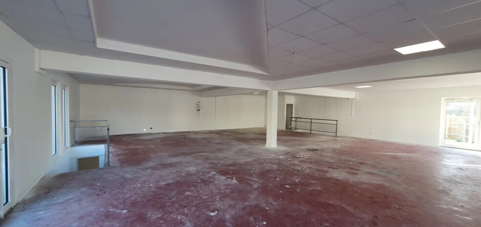 Local commercial dans Montchanin à louer - Photo de l’immeuble – Image 1 sur 5