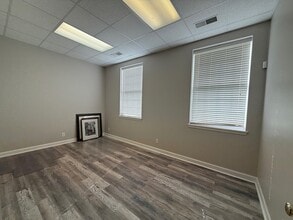 12305 Westport Rd, Louisville, KY à louer Photo intérieure– Image 2 sur 6