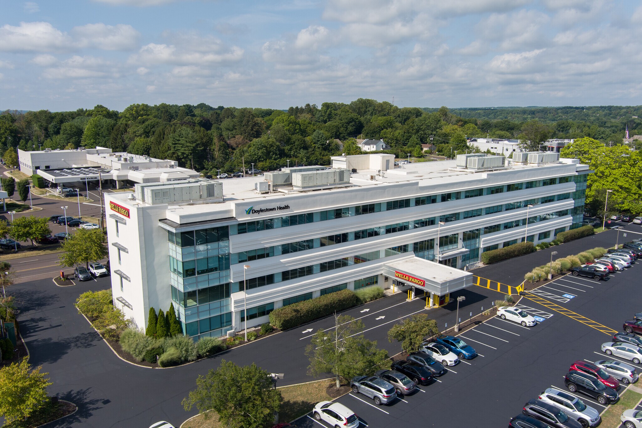 4259 W Swamp Rd, Doylestown, PA à louer Photo principale– Image 1 sur 18