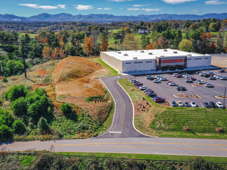 99999 Northridge Commons Pky, Weaverville, NC à vendre - Photo de l’immeuble – Image 1 sur 18