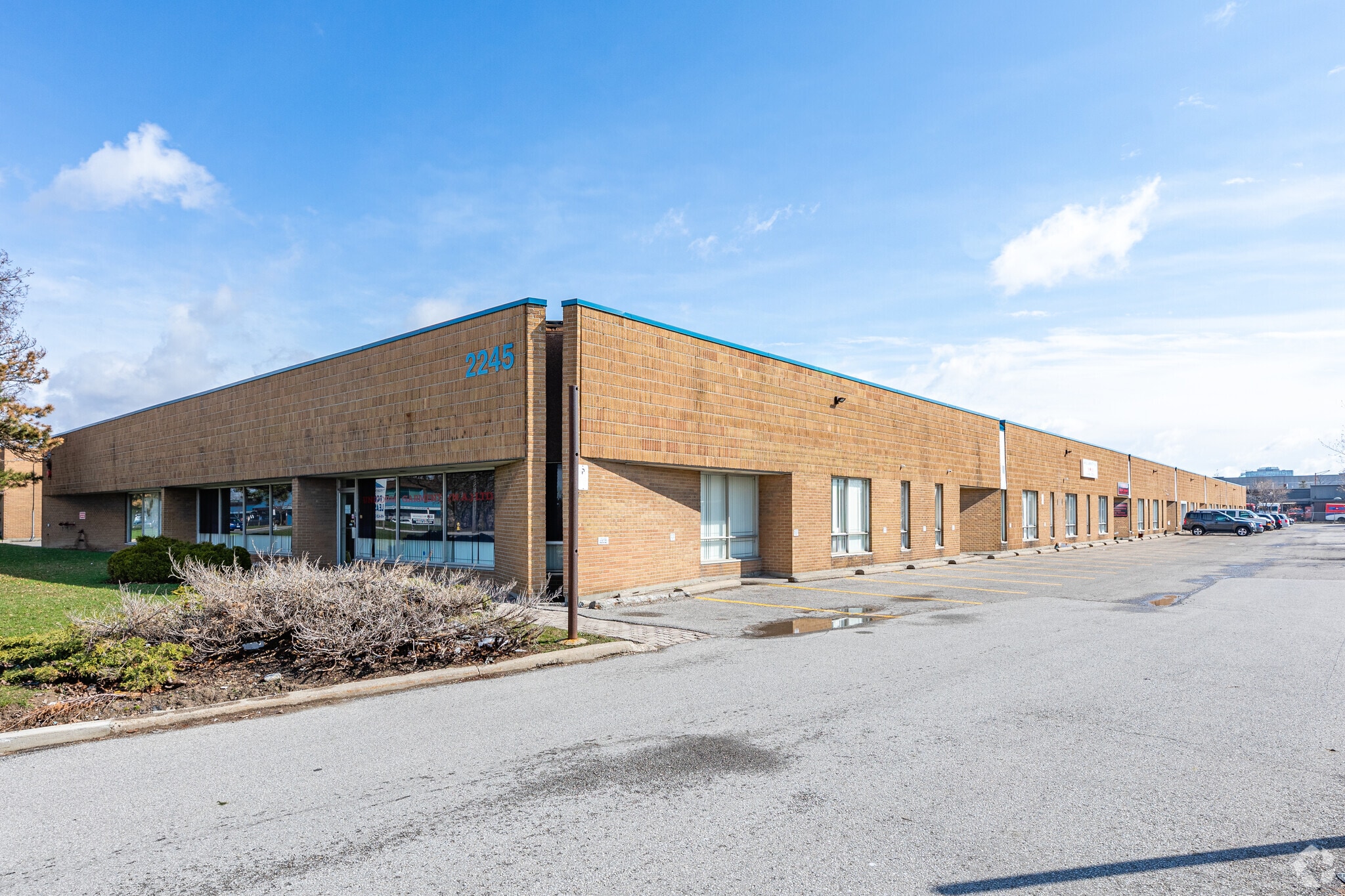 2245 Midland Ave, Toronto, ON à louer Photo principale– Image 1 sur 7