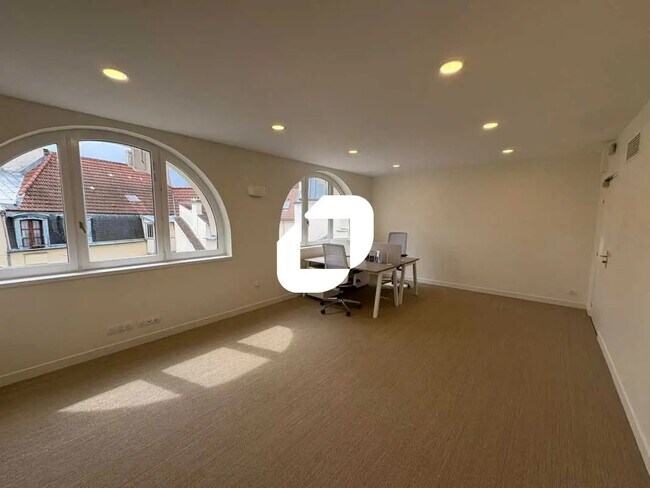 Plus de détails pour Bureau à louer