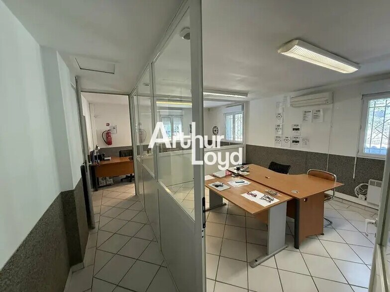 Local d'activités dans Le Muy à vendre - Photo intérieure – Image 2 sur 4