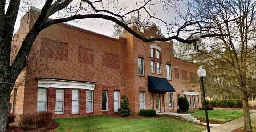 220 N Ames St, Matthews, NC à louer Photo de l’immeuble– Image 1 sur 11