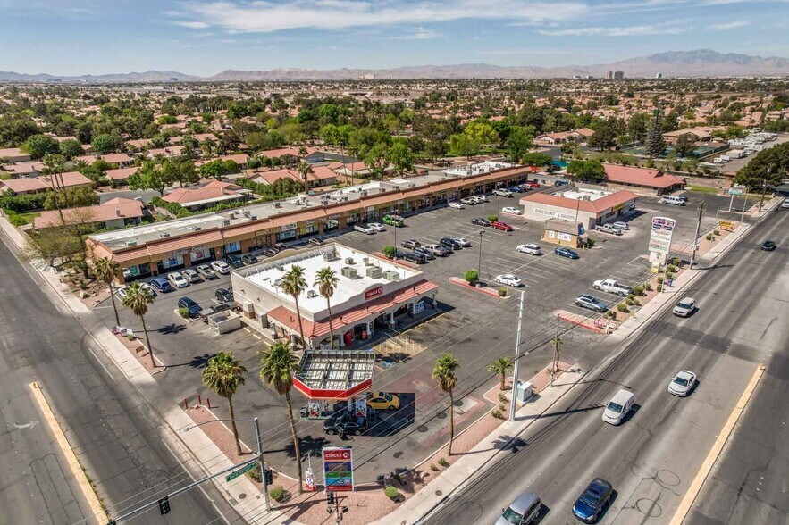 1725 E Warm Springs Rd, Las Vegas, NV à louer - Photo de l’immeuble – Image 3 sur 5