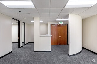 97 E Brokaw Rd, San Jose, CA à louer Photo intérieure– Image 2 sur 7