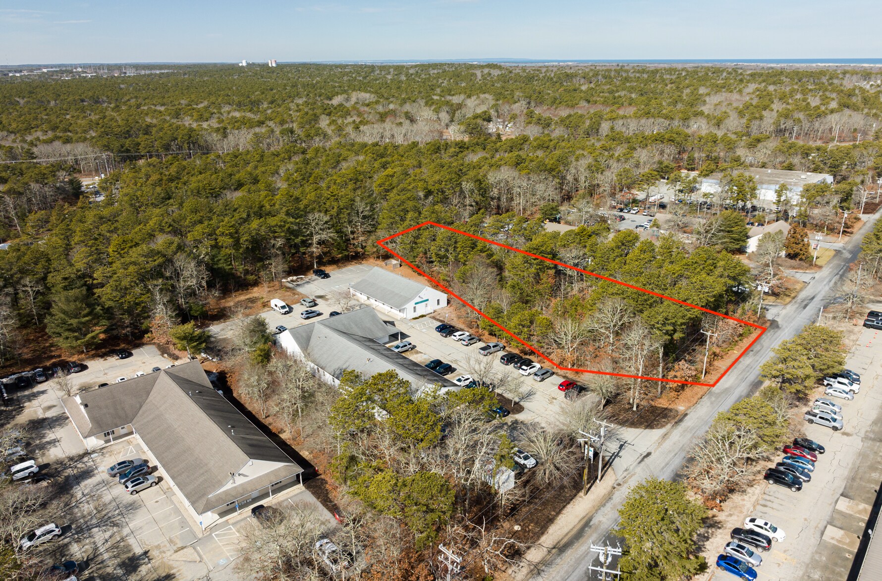 83 Ansel Hallet Rd, W Yarmouth, MA à vendre Photo principale– Image 1 sur 4