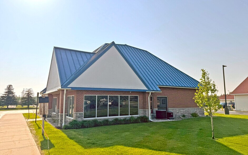 333 W Commerce Blvd, Gaylord, MI à vendre - Photo de l’immeuble – Image 2 sur 7