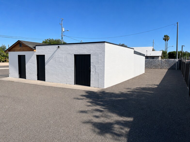 2538 E McDowell Rd, Phoenix, AZ à louer - Photo de l’immeuble – Image 3 sur 20