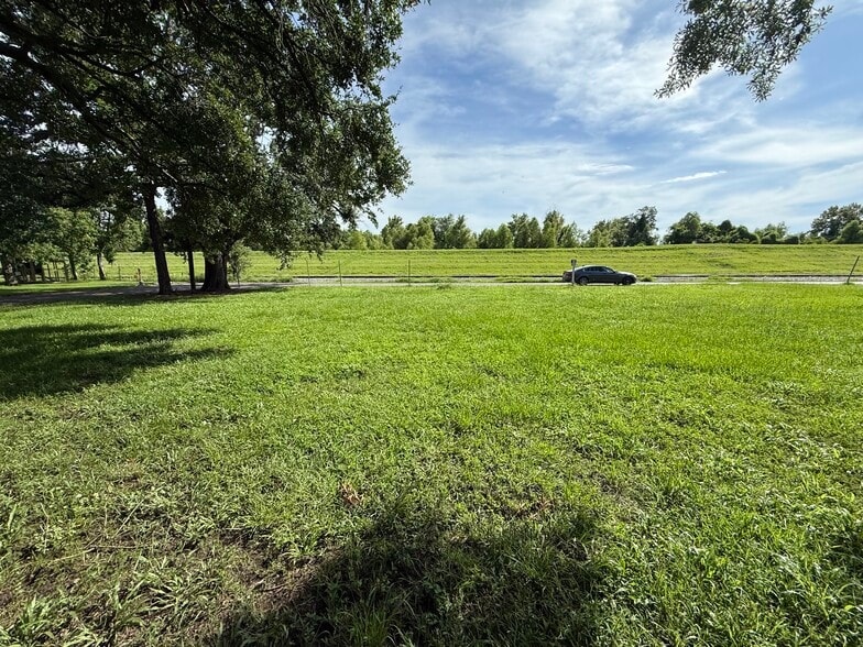 1904 Tino Ln, Violet, LA à vendre - Photo de l’immeuble – Image 3 sur 6