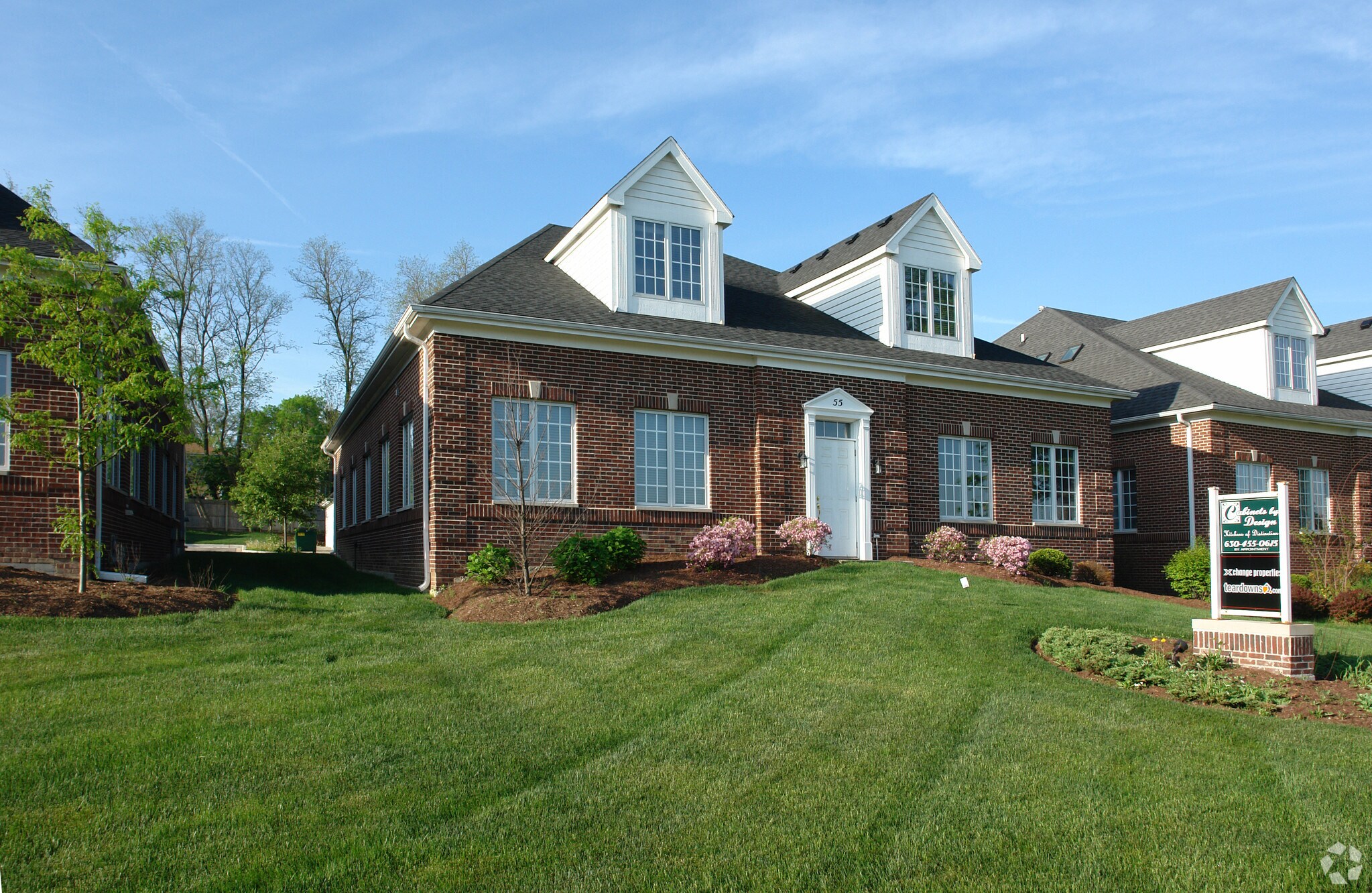 55 Ogden Ave, Clarendon Hills, IL à vendre Photo de l’immeuble– Image 1 sur 12