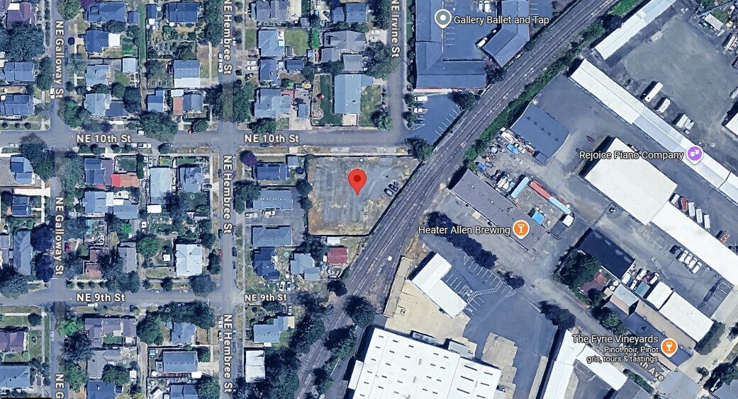 NE 10th St, McMinnville, OR à vendre Photo principale– Image 1 sur 2