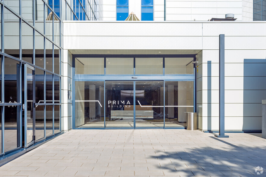 Plaça de la Volateria, 1, El Prat de Llobregat, Barcelona à louer - Photo de l’immeuble – Image 3 sur 5
