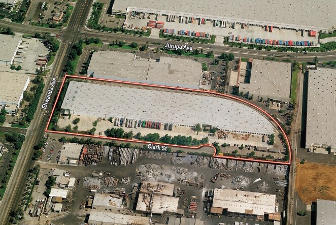 11591 Etiwanda Ave, Fontana, CA à louer - Aérien – Image 3 sur 4