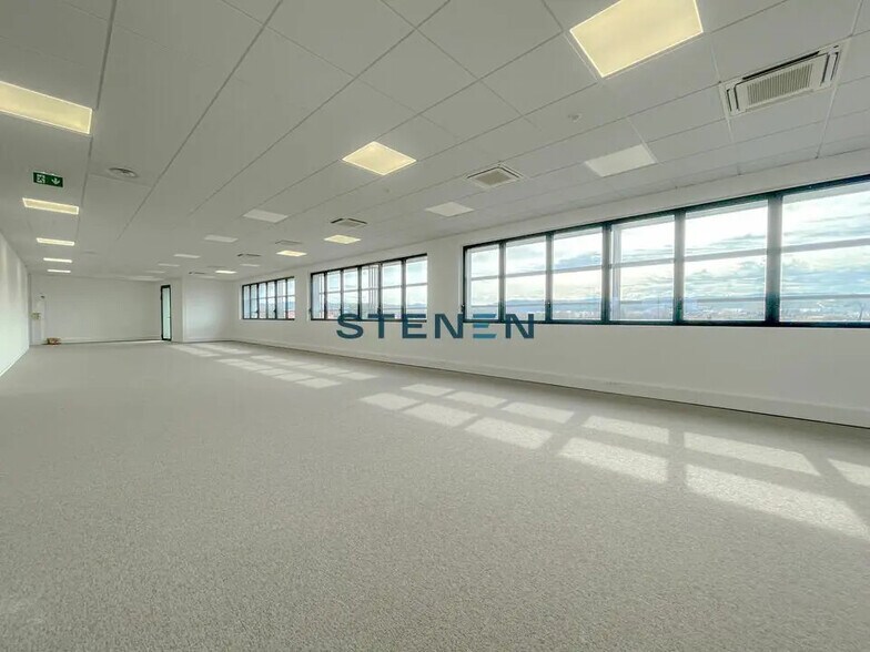 Bureau dans Vitrolles à louer - Photo intérieure – Image 3 sur 15