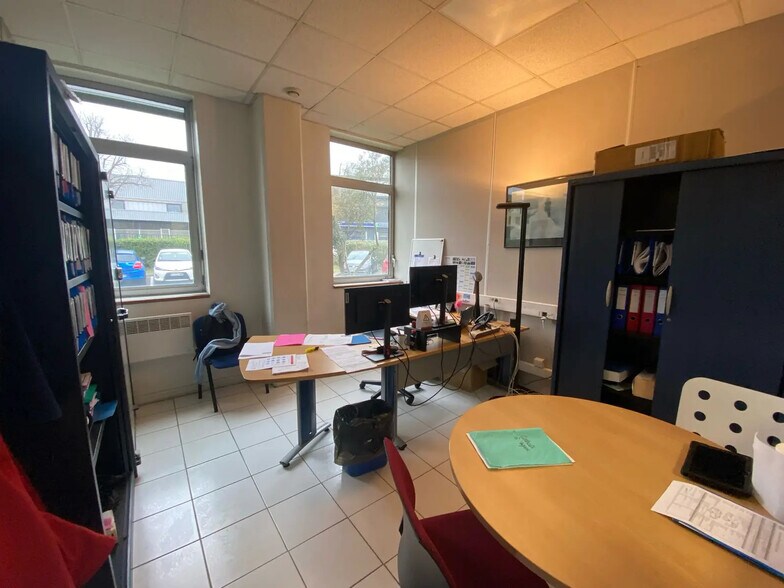 16 Boulevard Des Acieries, Marseille à louer - Photo de l’immeuble – Image 2 sur 7
