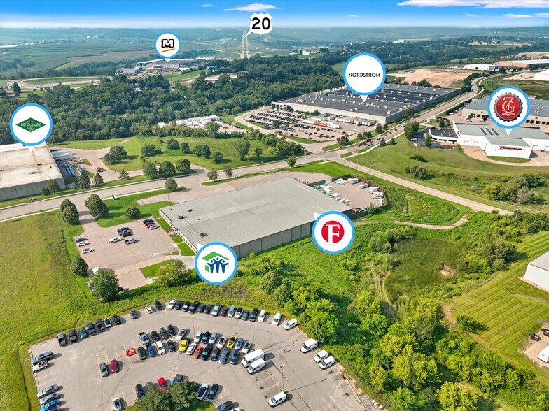 4949 Chavenelle Rd, Dubuque, IA à louer - Photo de l’immeuble – Image 3 sur 11