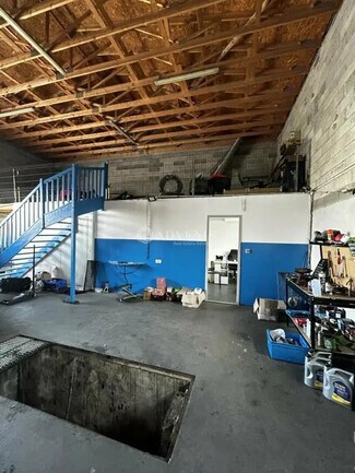 Plus de détails pour Industriel/Logistique à louer