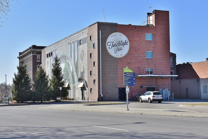 1131 Central Ave, Middletown, OH à vendre - Photo principale – Image 1 sur 52