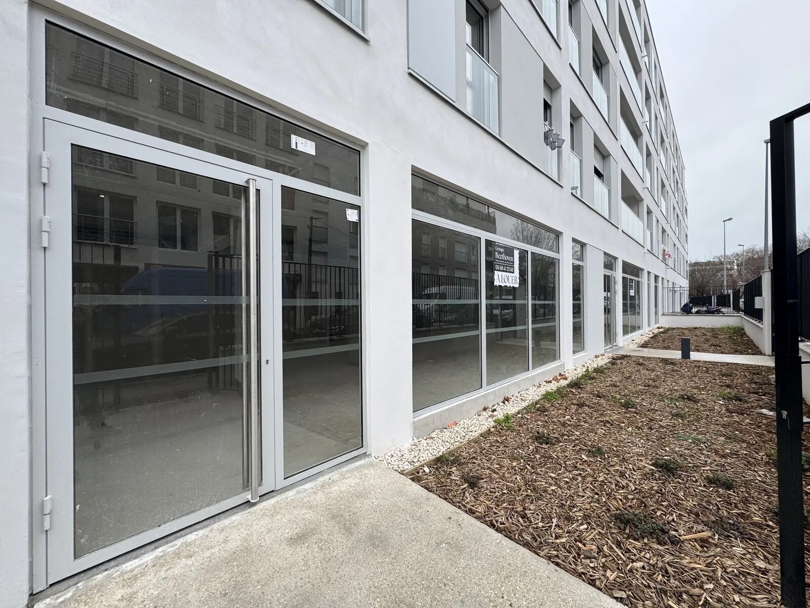 46 Avenue Du Maréchal De Lattre De Tassigny, Bondy à louer Photo de l’immeuble– Image 1 sur 7