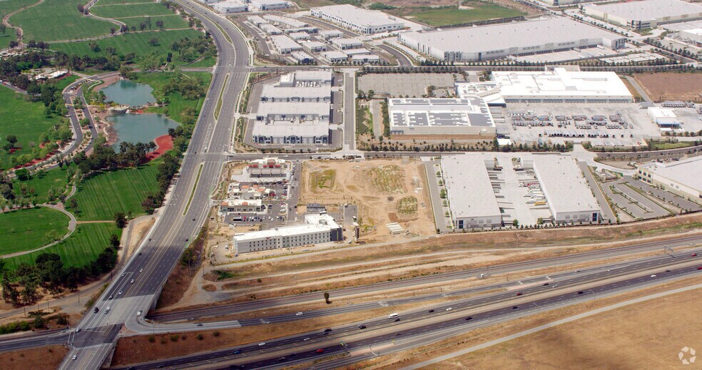 NEC Van Buren Blvd, Riverside, CA à louer - Aérien – Image 3 sur 11