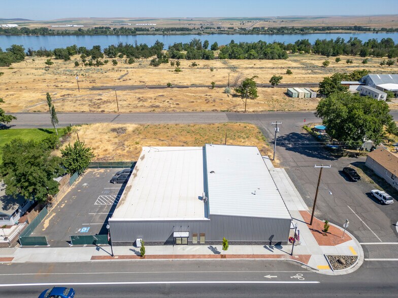 323 6th St, Umatilla, OR à louer - Photo de l’immeuble – Image 3 sur 23