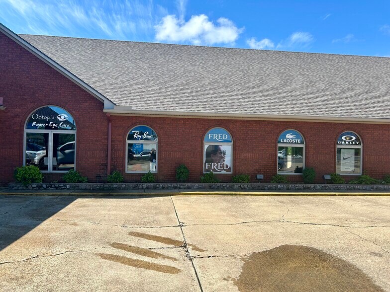 1629 Airport Rd, Hot Springs, AR à vendre - Photo principale – Image 1 sur 3