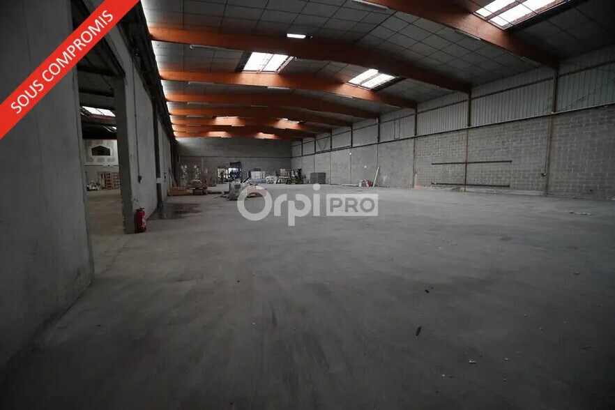 Local d'activités dans Quetigny à vendre - Photo de l’immeuble – Image 3 sur 5