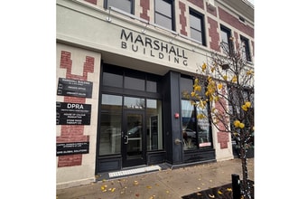 121 S 4th St, Manhattan, KS à louer Photo de l’immeuble– Image 1 sur 9