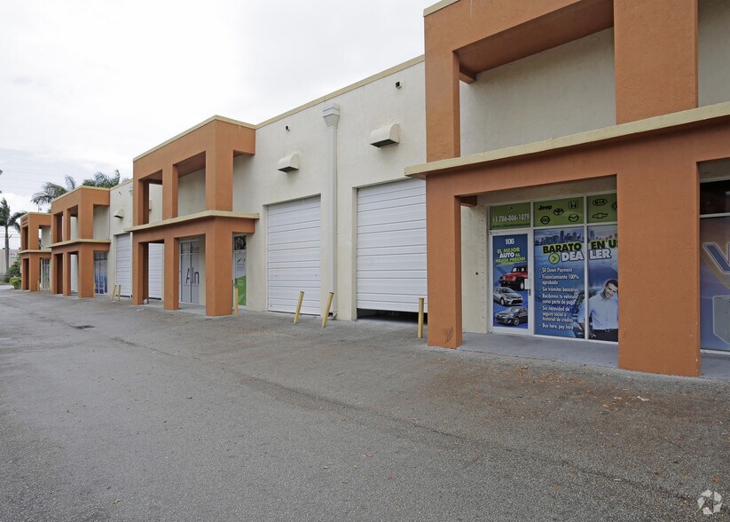 7320 NW 12th St, Miami, FL à louer - Photo de l’immeuble – Image 2 sur 6