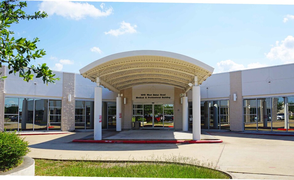 1010 W Baker Rd, Baytown, TX à louer - Photo de l’immeuble – Image 1 sur 6