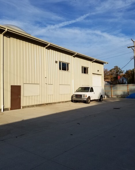 2203-2221 E McNichols Rd, Detroit, MI à louer - Photo de l’immeuble – Image 2 sur 2